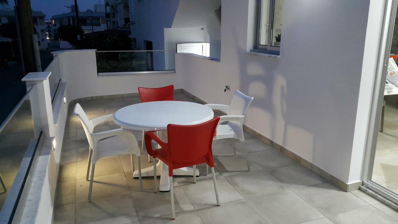 Chris'S Holiday Apt - Ayia Napa Exterior photo